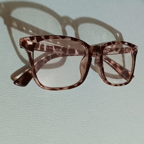 KEEᑭIᑎG! - Picture 4 of 7